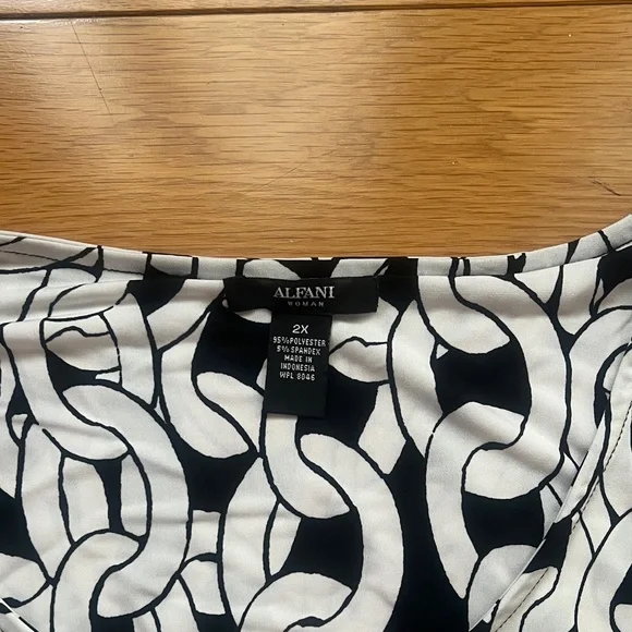 Alfani Black and White Chain Print Blouse - Picture 2 of 2